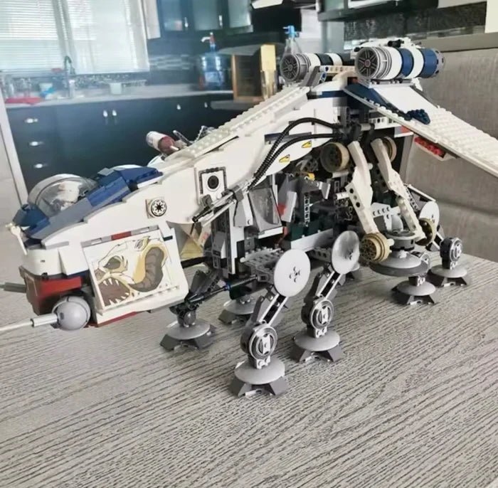 Republic Dropship with Mech 10195