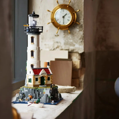 Motorized Lighthouse 21335